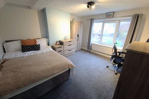 6 bedroom semi-detached house for sale, St. Anns Lane, Leeds