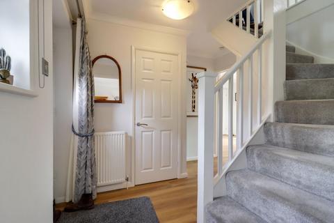 undefined, Hawkes Leap, Windlesham GU20