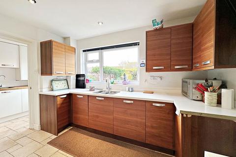 3 bedroom link detached house for sale, Saint Giles Road, Bredon