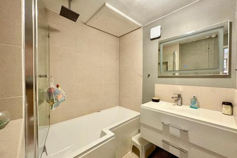 3 bedroom end of terrace house for sale, Sandy Road, Potton, SG19 2QA