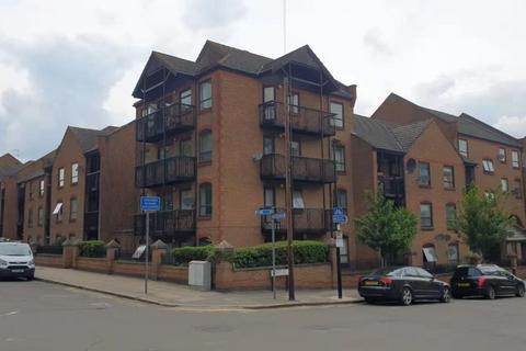 2 bedroom flat for sale, Horseshoe Close, London