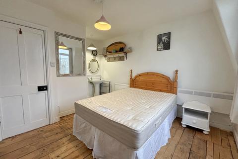 1 bedroom apartment to rent, Flat 4 ,  21 North Marine Road, Scarborough