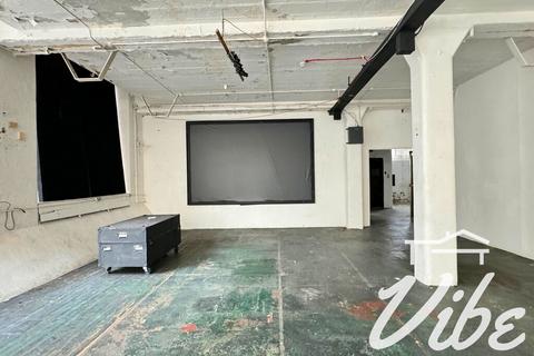 Industrial unit to rent, Smeed Rd London E3 2NR