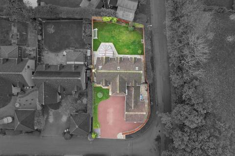 undefined, Willow Close, Lichfield WS13