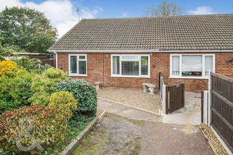 3 bedroom semi-detached bungalow for sale, The Paddock, Hemsby, Great Yarmouth