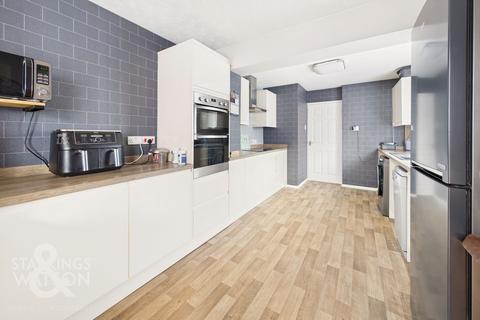 3 bedroom semi-detached bungalow for sale, The Paddock, Hemsby, Great Yarmouth