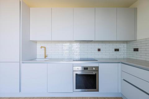 2 bedroom flat to rent, Selborne Road, London, E17
