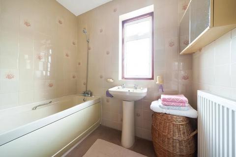 3 bedroom semi-detached house to rent, The Heights, Northolt, Greater London, UB5