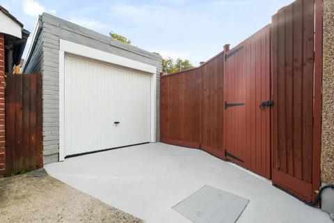 3 bedroom semi-detached house to rent, The Heights, Northolt, Greater London, UB5