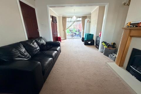 3 bedroom semi-detached house to rent, The Heights, Northolt, Greater London, UB5