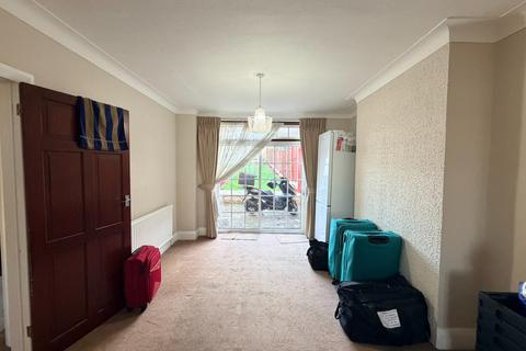 3 bedroom semi-detached house to rent, The Heights, Northolt, Greater London, UB5