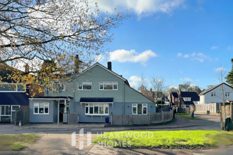 4 bedroom detached house for sale, Tippendell Lane, St. Albans, AL2 3HL