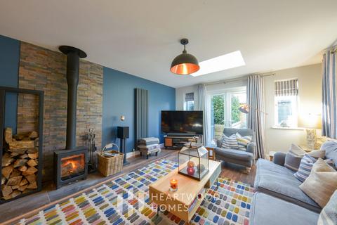4 bedroom detached house for sale, Tippendell Lane, St. Albans, AL2 3HL
