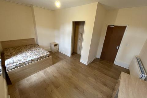 9 bedroom townhouse to rent, Egerton Road, Manchester M14