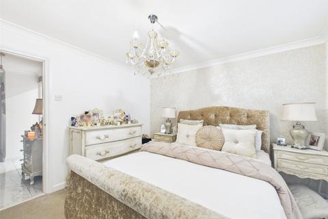 undefined, Longfield Close, Essex SS11