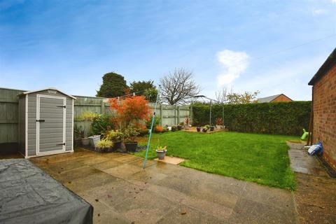 2 bedroom semi-detached bungalow for sale, Four Acre Close, Kirk Ella