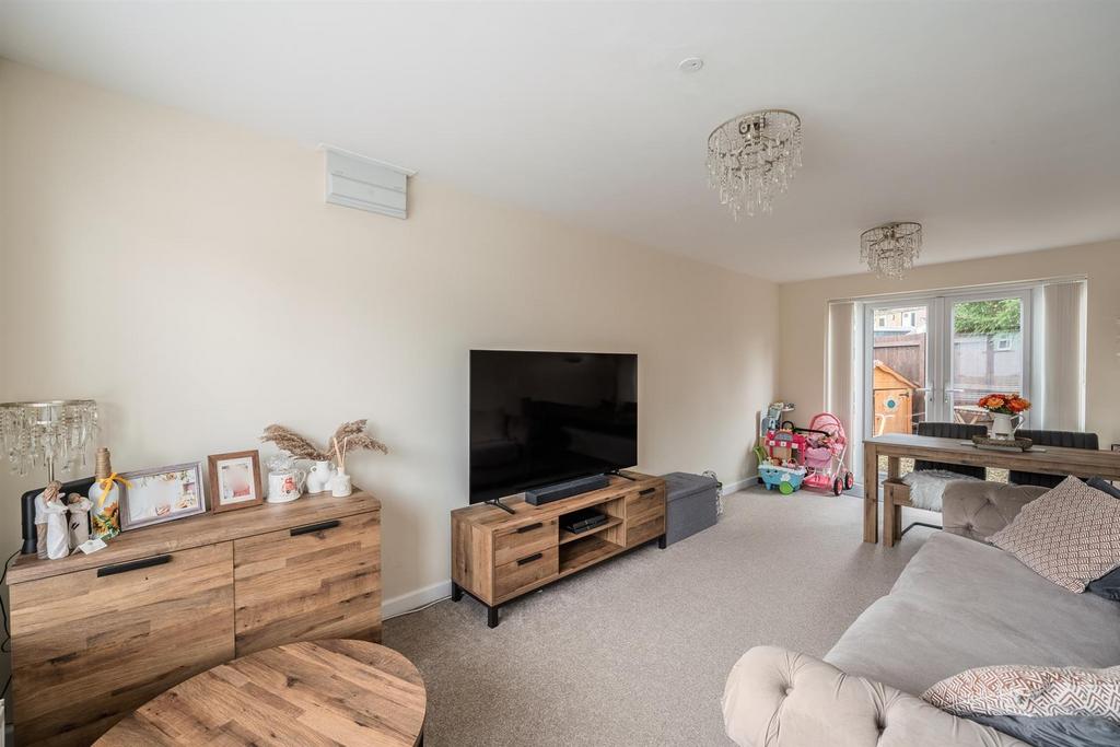2 A Ladyhill Close-17.jpg
