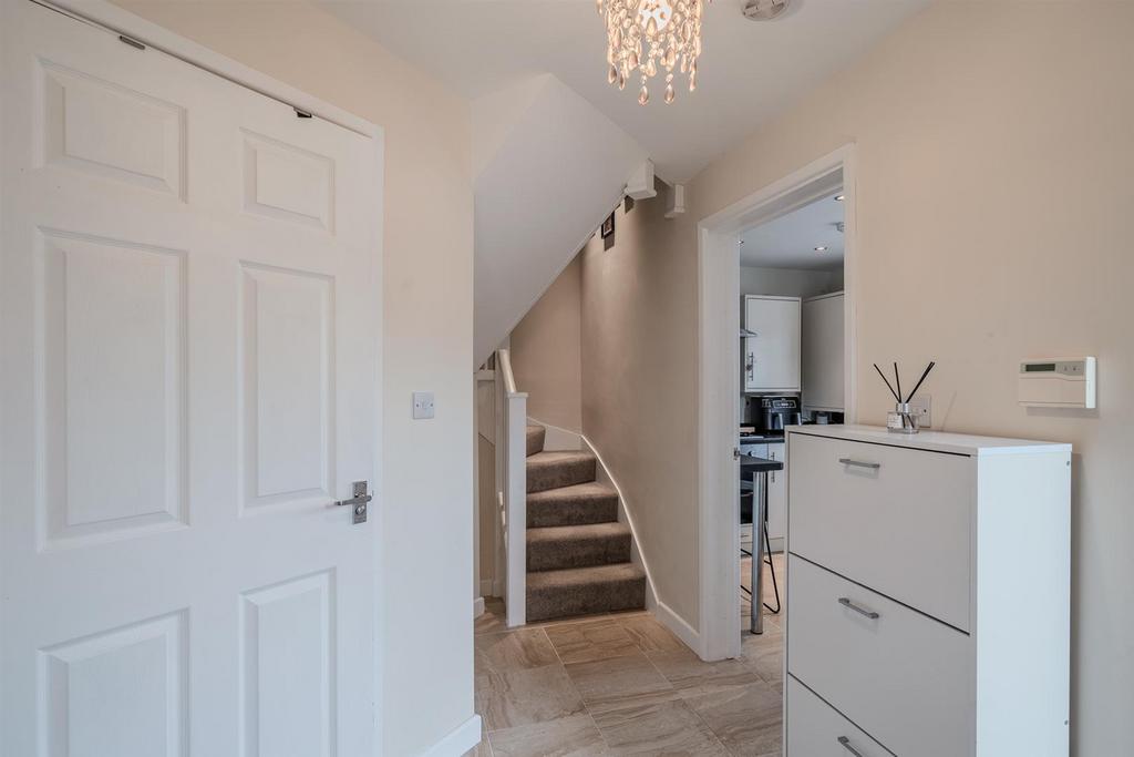 2 A Ladyhill Close-15.jpg