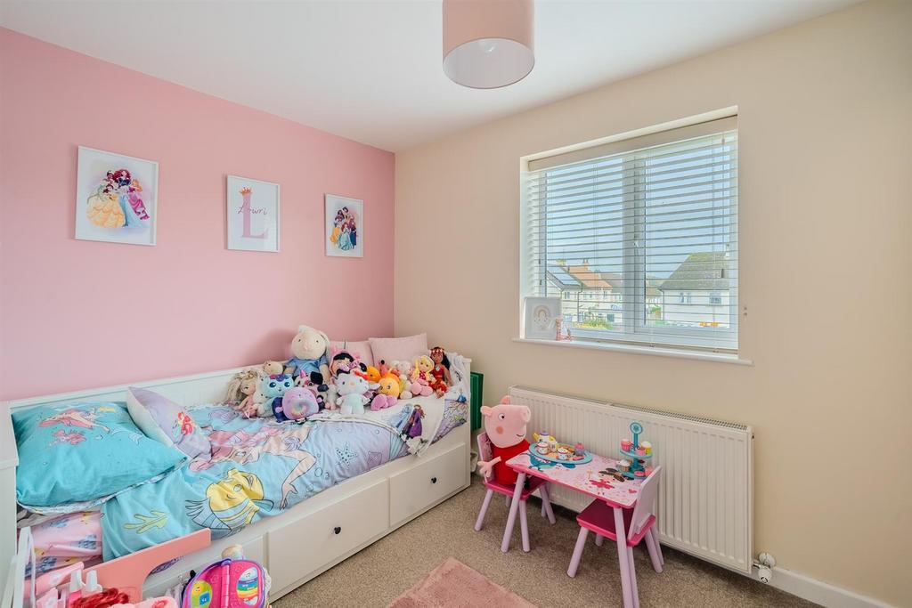 2 A Ladyhill Close-7.jpg