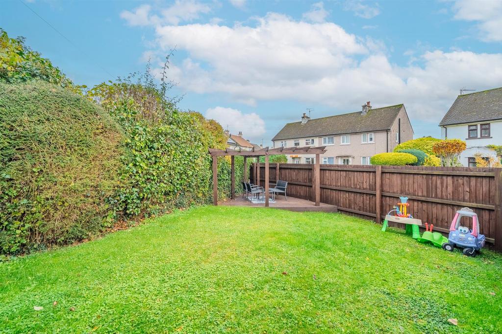 2 A Ladyhill Close-4.jpg