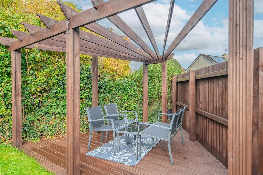 2 A Ladyhill Close-3.jpg