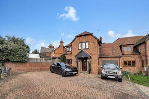 4 bedroom semi-detached house to rent, Beech Lane, Reading RG6