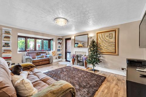 4 bedroom semi-detached house to rent, Beech Lane, Reading RG6