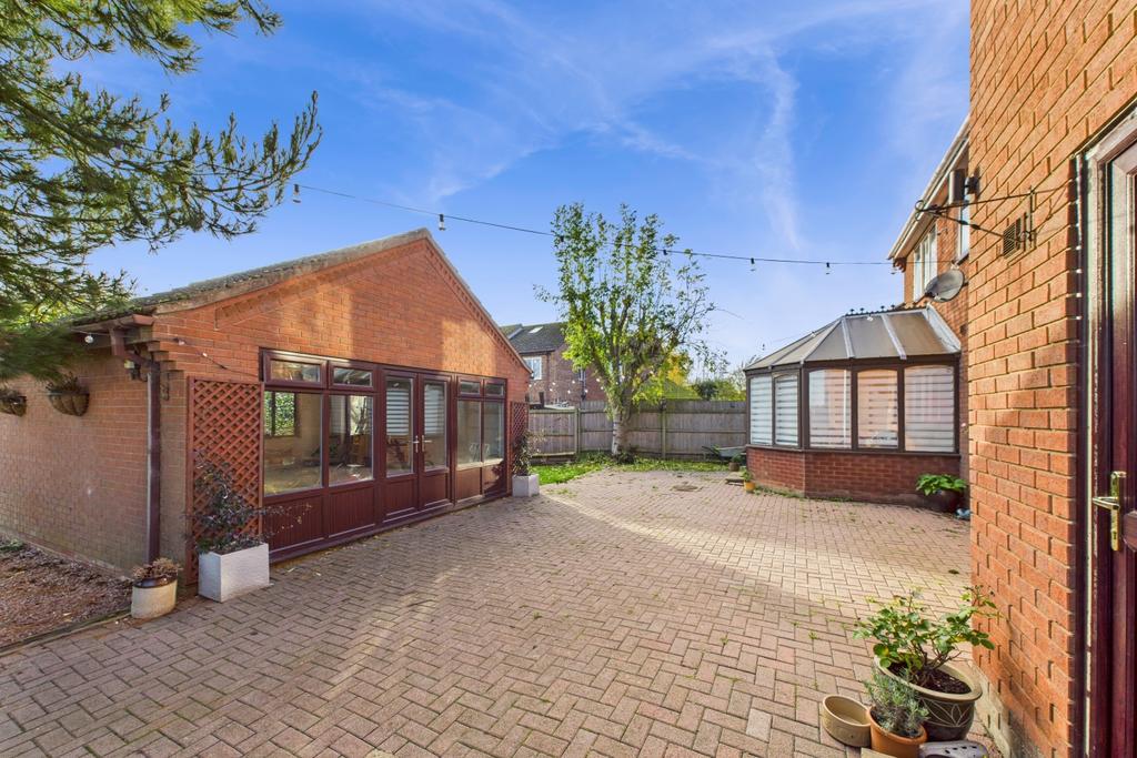 Ewe Move Spalding - Pinchbeck - Sun Room
