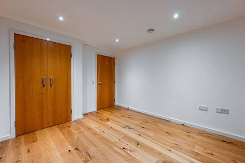 2 bedroom flat to rent, Mallard House, Imperial Wharf, London, SW6
