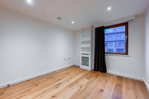 2 bedroom flat to rent, Mallard House, Imperial Wharf, London, SW6