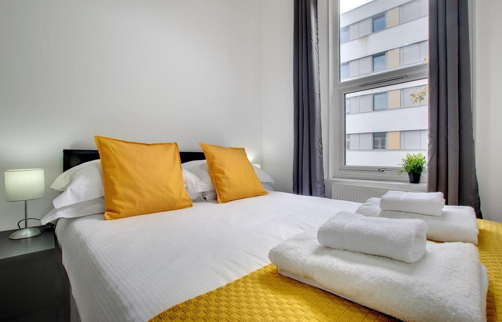 33 Grantham - bedroom 2a.jpg