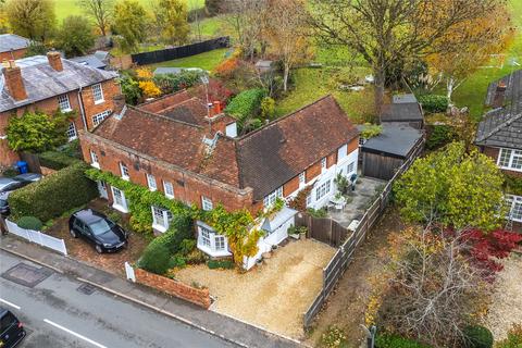 undefined, The Street, Berkshire RG10
