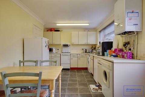 4 bedroom end of terrace house for sale, Dale Valley Road, Oakdale, Poole