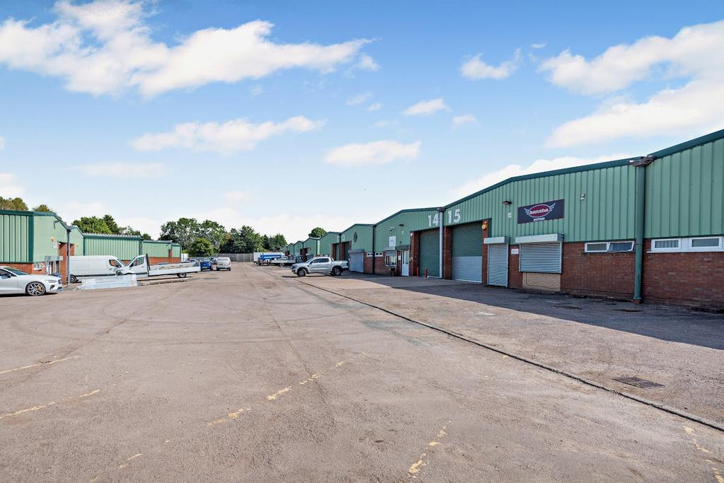 8659379exterior49800.jpg
