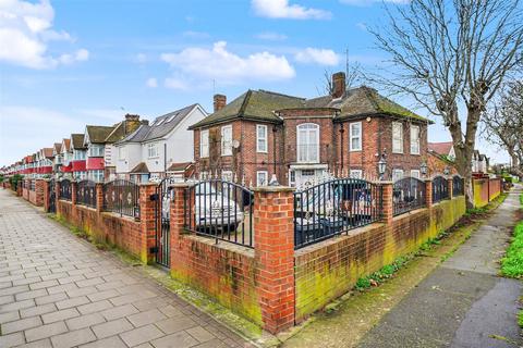 undefined, Great West Road, Osterley TW5