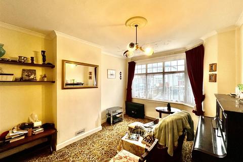 3 bedroom end of terrace house for sale, Clifford Road, Hounslow TW4