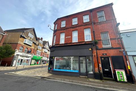 Studio to rent, Beach Road, Littlehampton