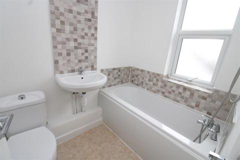 Studio to rent, Beach Road, Littlehampton