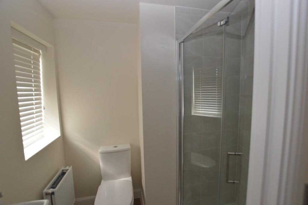 En suite shower