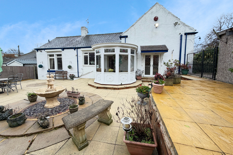 3 bedroom detached bungalow for sale, Moor Flatts Road, Leeds