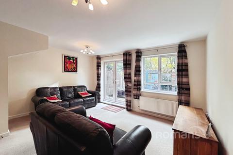 3 bedroom end of terrace house for sale, Silver Birch Way, Farnborough, Hampshire
