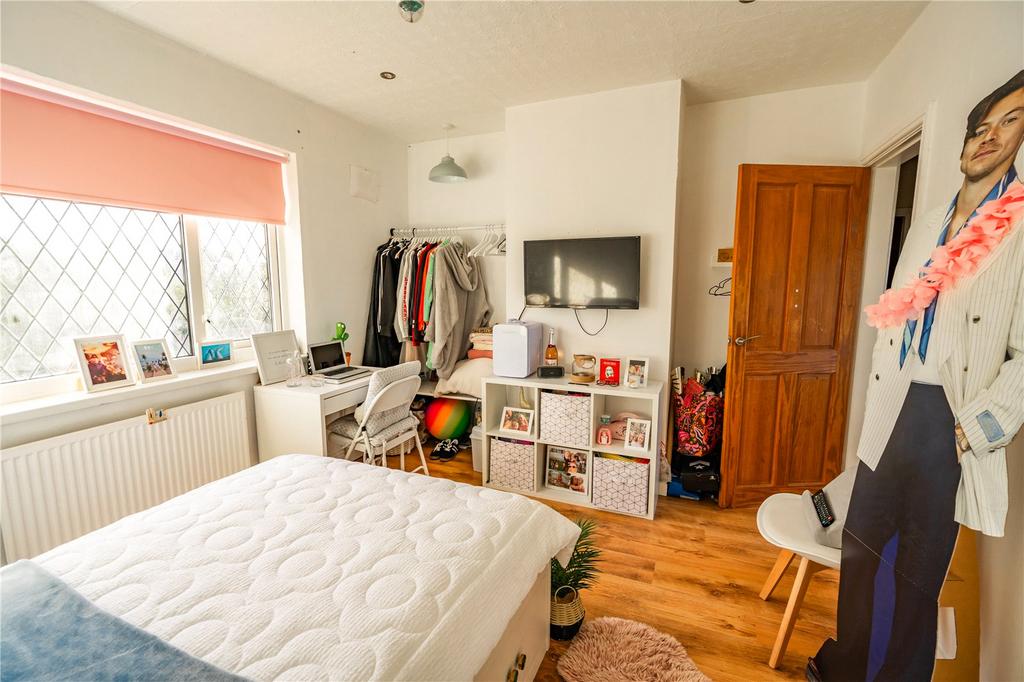Bedroom 1 (2)
