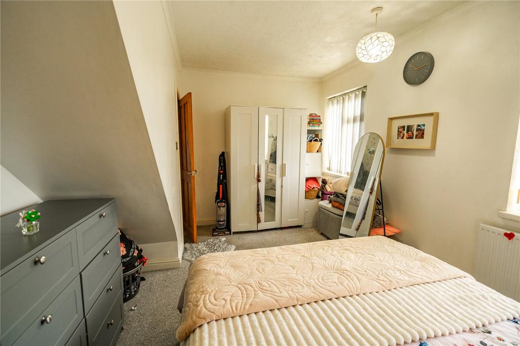Bedroom 2 (2)
