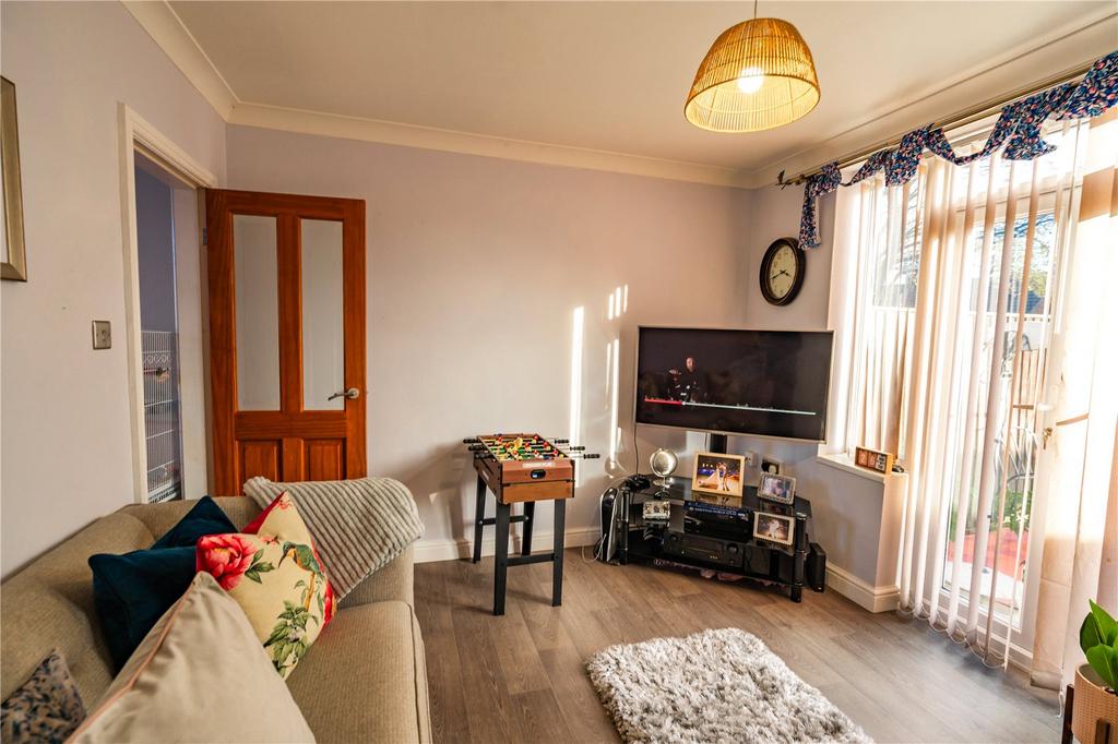 Living Room (2)