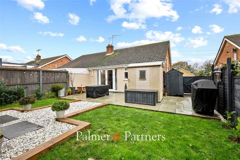 2 bedroom bungalow for sale, Leys Drive, Little Clacton, Clacton-on-Sea, Essex, CO16