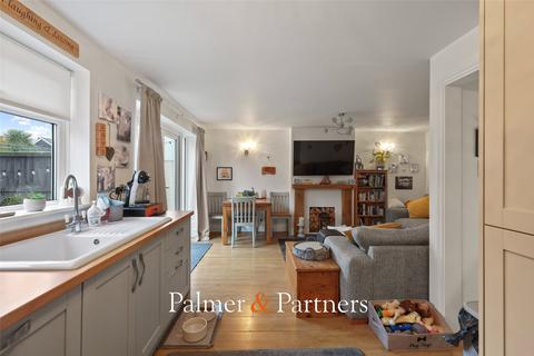 2 bedroom bungalow for sale, Leys Drive, Little Clacton, Clacton-on-Sea, Essex, CO16