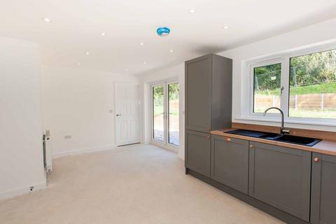 4 bedroom detached house to rent, Dunholme Way, Doe Lea, S44