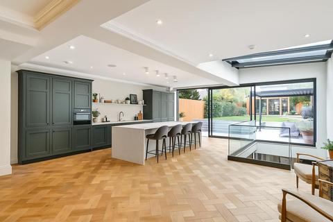 6 bedroom semi-detached house to rent, Trinity Road, Wandsworth, London, SW18