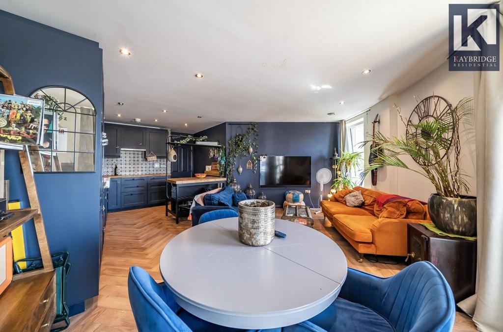Saxon House, London Road, SM6 7 AN