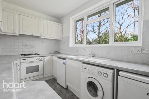 2 bedroom maisonette for sale, Beacon Hill Court, Hindhead